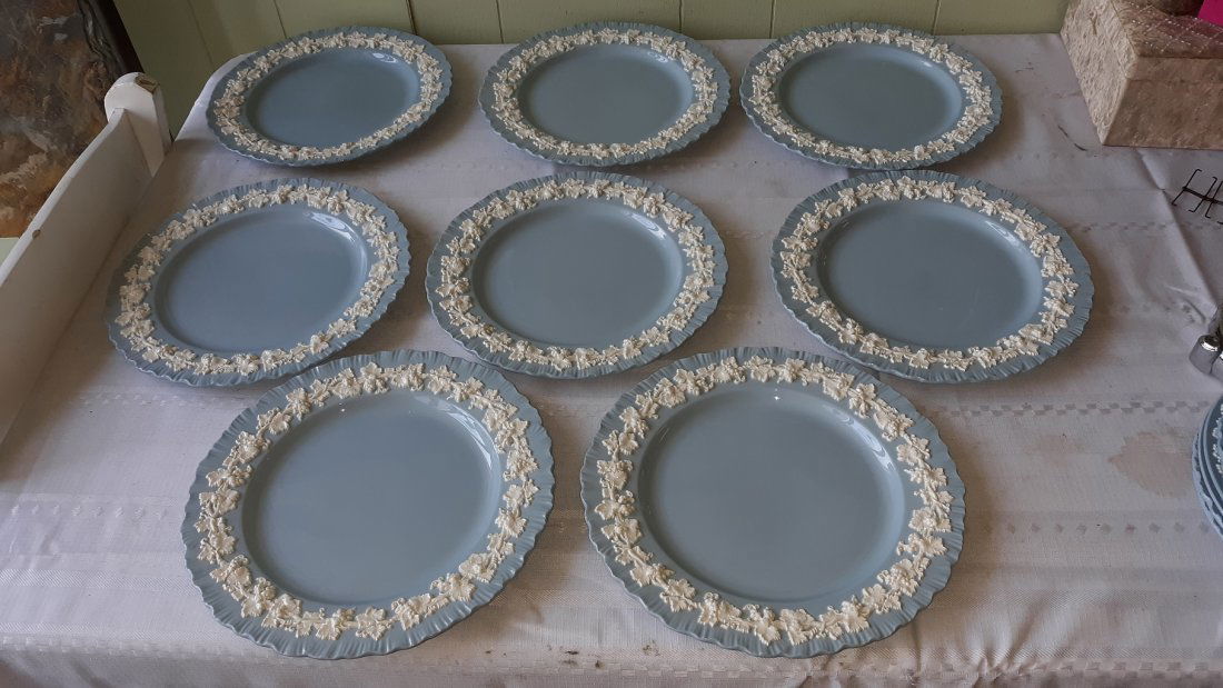 Wedgwood Etruria/Barlaston Queensware plates 10"  8 pcs (1 of 3)