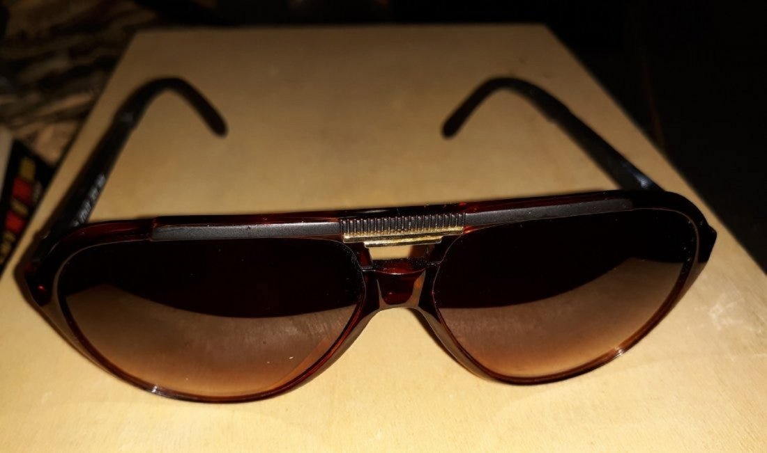 sunglasses Zero Kelvin nice Italy! joy 9101: high end zero levin sunglasses in very good condition i do see a scratch or two but not noticed worn italy JOY 9101 see pics
