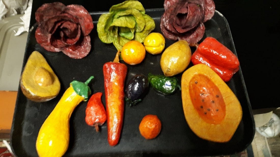 Folk Art vintage Paper Mache Fruit Vegetables (1 of 2)