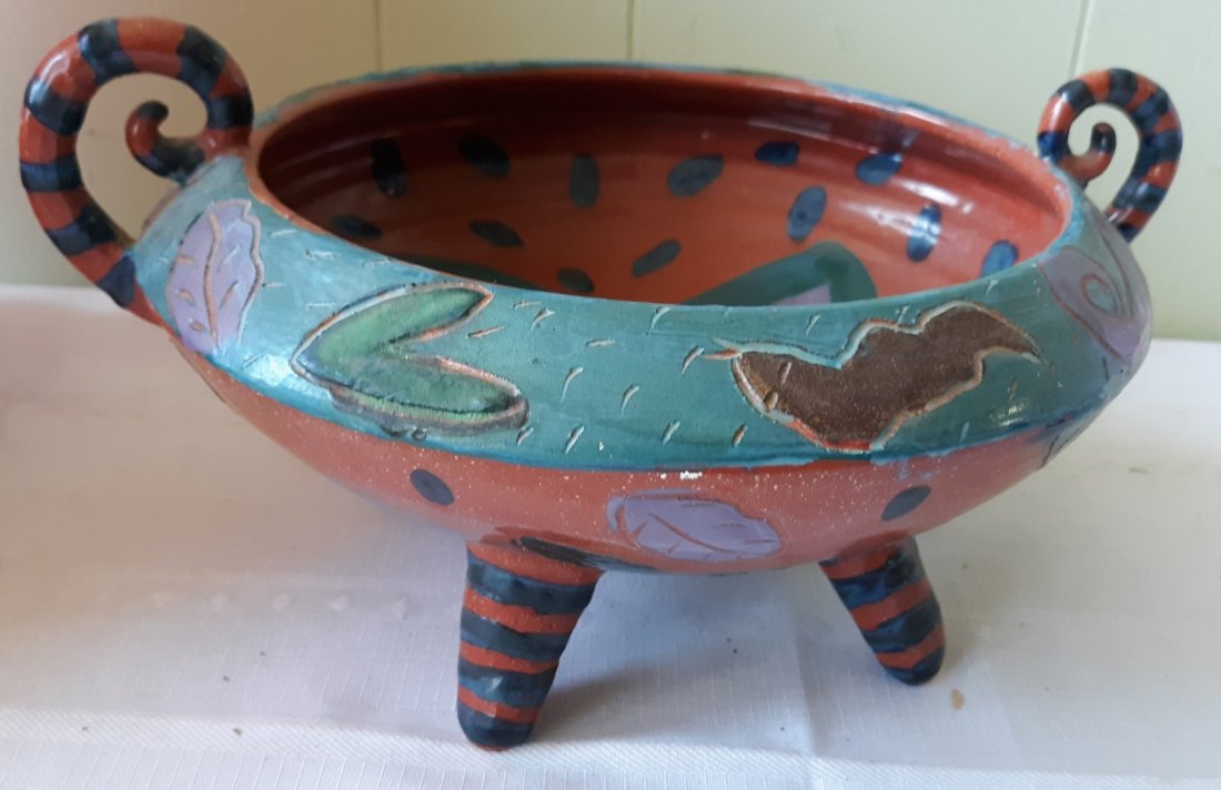 Mexico? Red Clay pottery Center Bowl 11" wide: beautiful estate bowl done in red clay hand decorated 6" tall x 11" widest point no damage noted! see pics