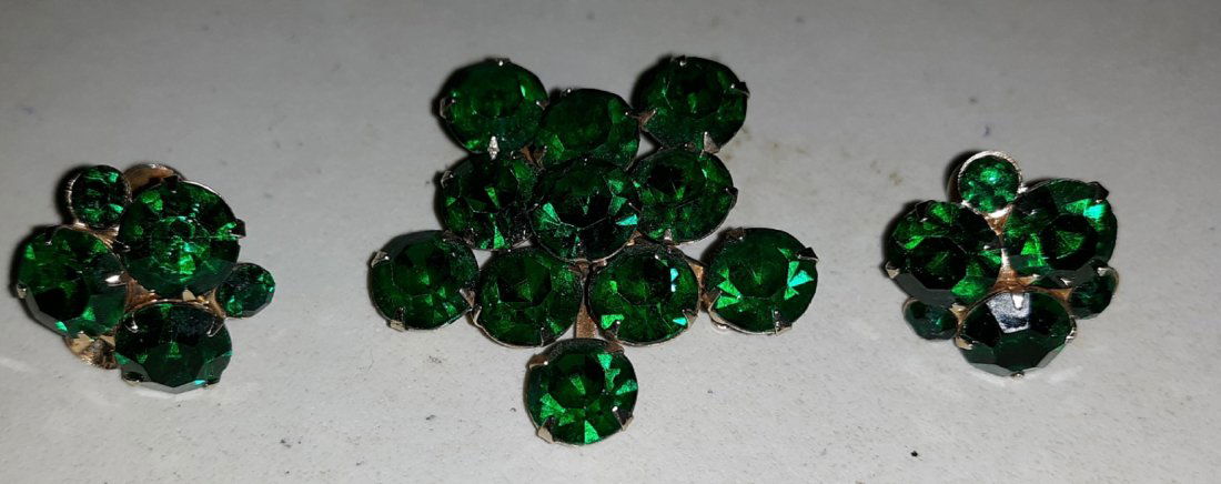 Weiss Emerald green Brooch & Earrings! gorgeous (1 of 4)