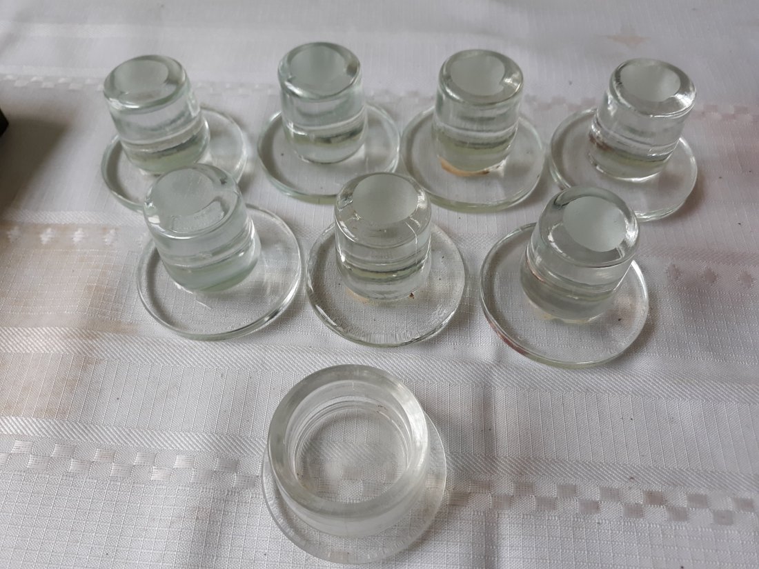 apothecary glass lids lot of 8 1 1/2" -2": from estate lot of 8 apothecary lids 1 1/2" to 2" some may have small chip but mostly nice all 8 for one bid see pics