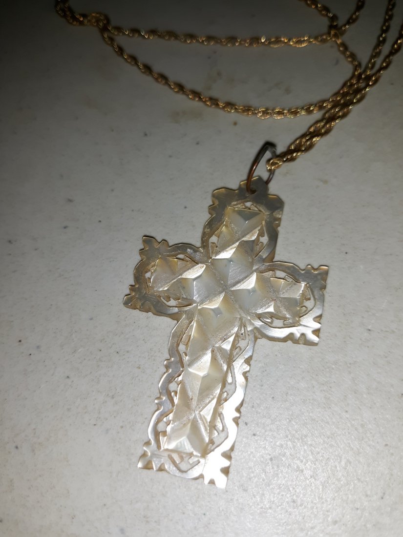 estate vintage cross necklace gold? MOP: beautiful cross necklace 28" chain looks like gold filled or? no marking, 2" cross MOP style very good used conditon see pics
