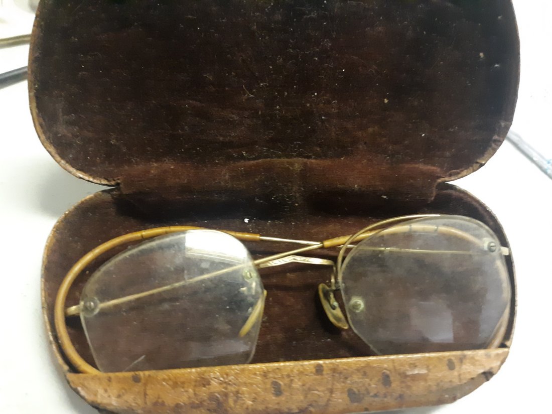 antique spectacles glasses 12K gold 1800's?: from estate 12k gf need soldered but rare shape and comes w/case see pics