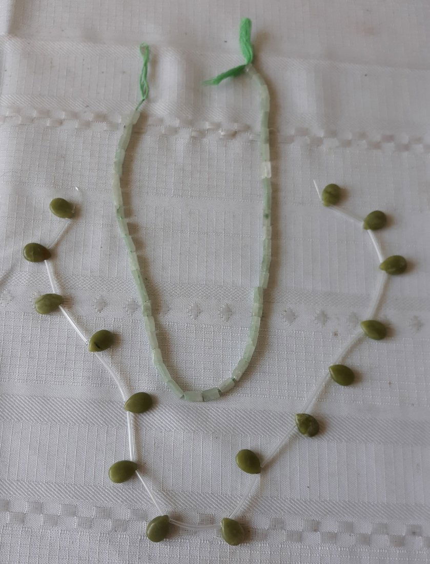 jade necklaces lot of 2 dark & light nice 17" (1 of 4)