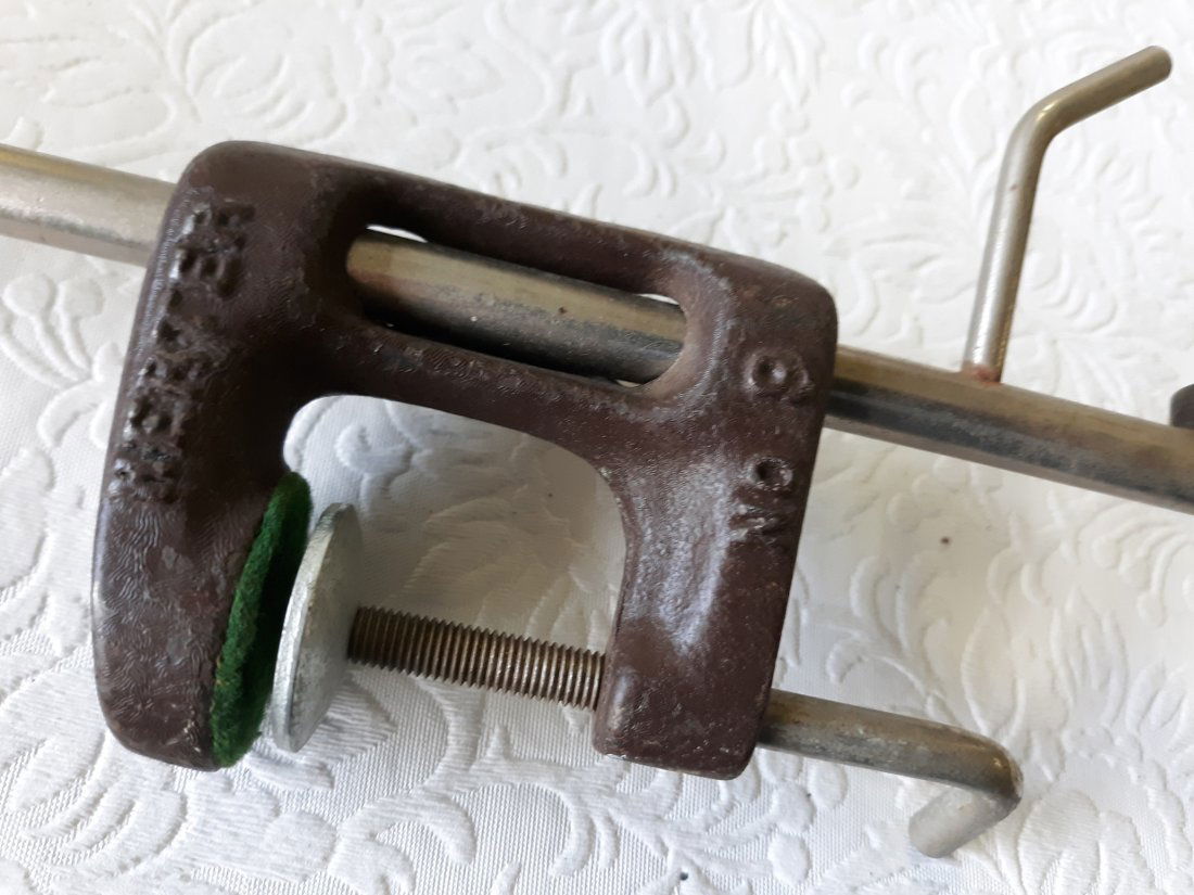 vintage herters #9 fly tying vice nice! (1 of 2)