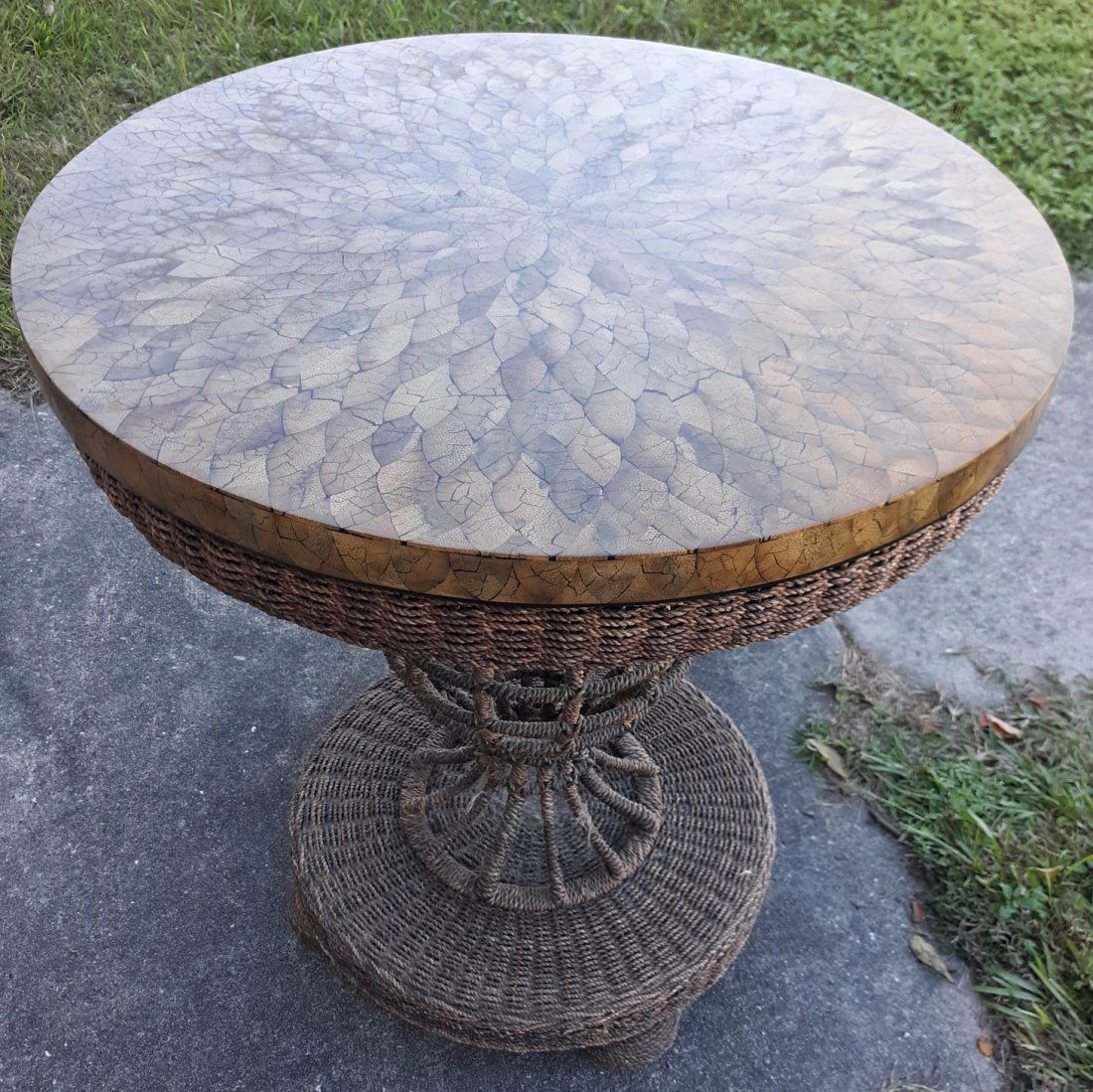 Vtg Seagrass side foyer round table 26" Beautiful! (1 of 3)