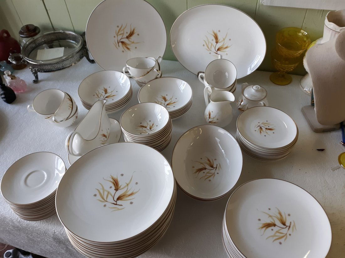 mid century royal doulton china maize pattern 78 pcs (1 of 8)