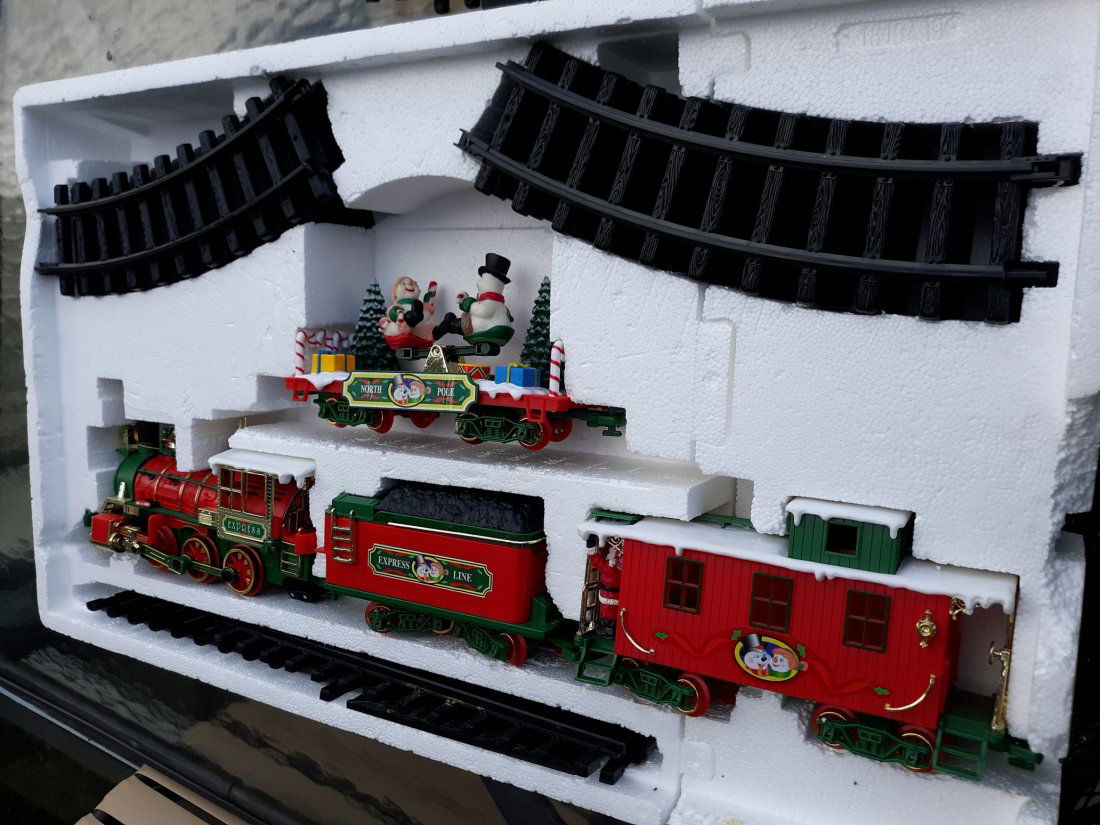 musical animated north pole express train Christmas set (1 of 6)