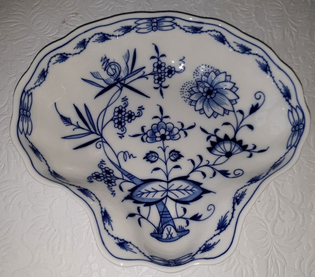 rare meissen blue onion shell desert dish (1 of 4)