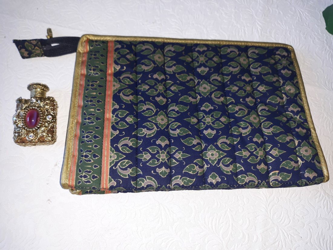 Boho Jewelry make up bag & snuff bottle (1 of 5)