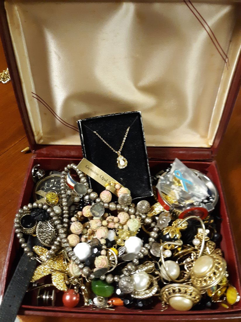 vtg jewelry box full real opal,silver necklace (1 of 5)
