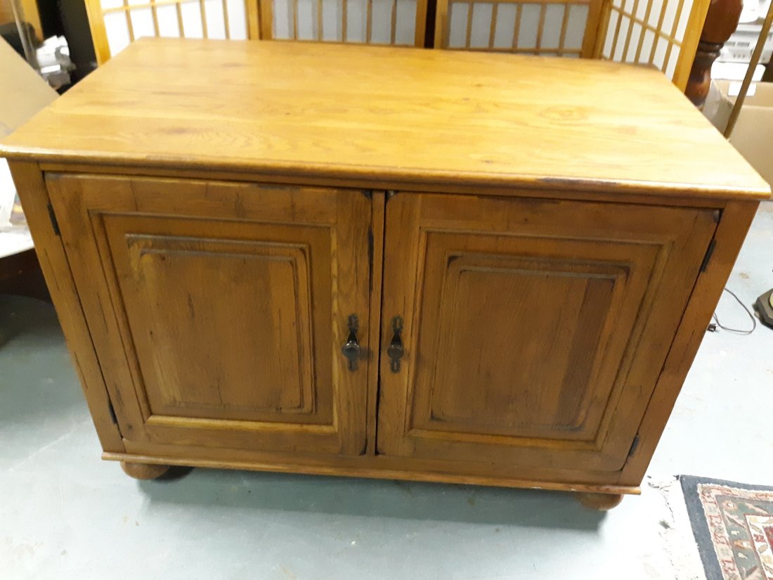 solid oak buffet server or hall cabinet (1 of 4)
