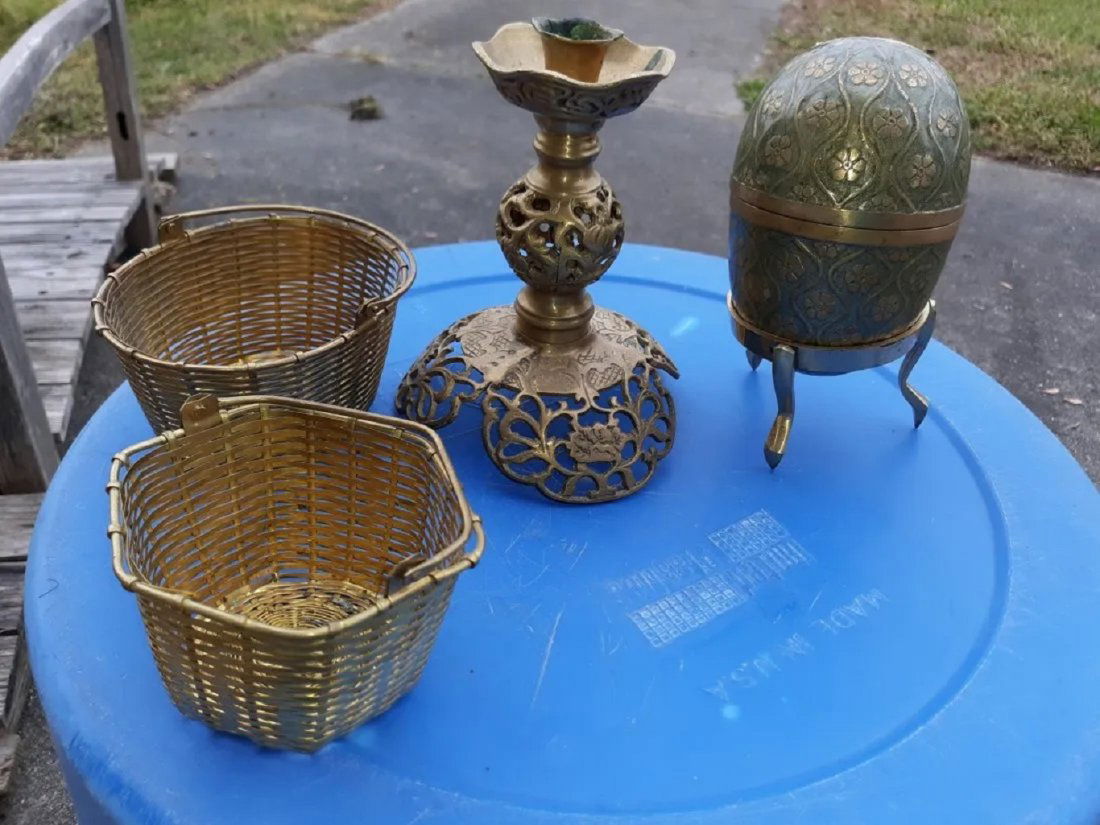 Brass Vintage lot of 4 pcs egg, candle holder, baskets (1 of 3)