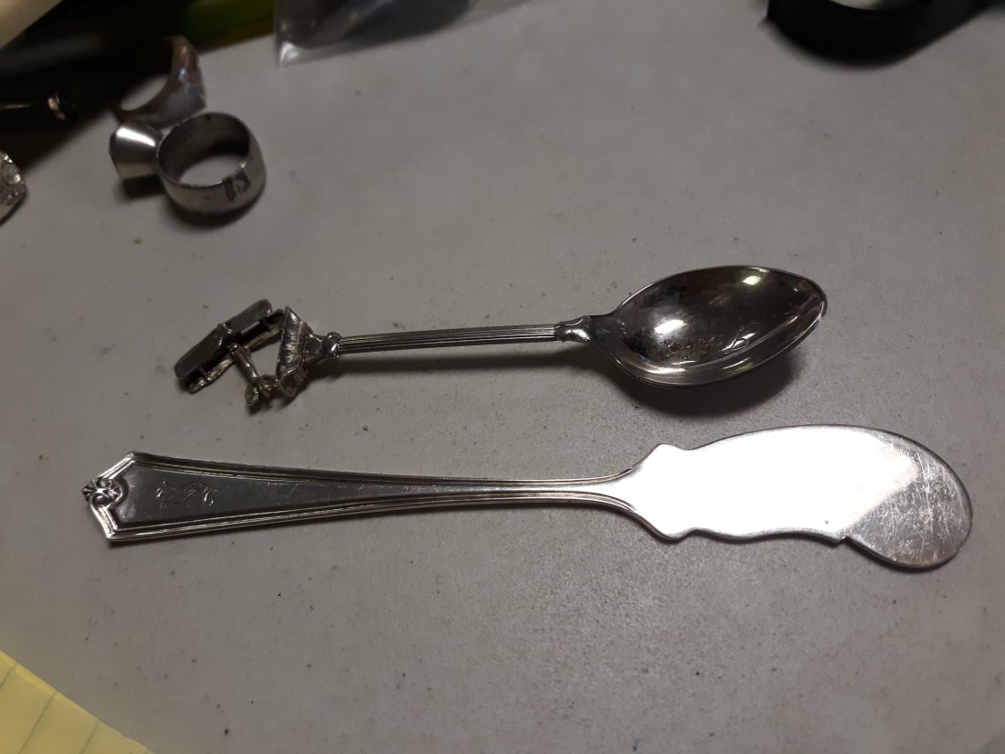 antique sterling knife SSMC & Bi plane spoon!: 1905 era sterling SSMC potomac pattern? Butter spreader knife 5 3/4" and a antique Bi Plane spoon JN- ? mono just a great antique child spoon! see pics both for one bid