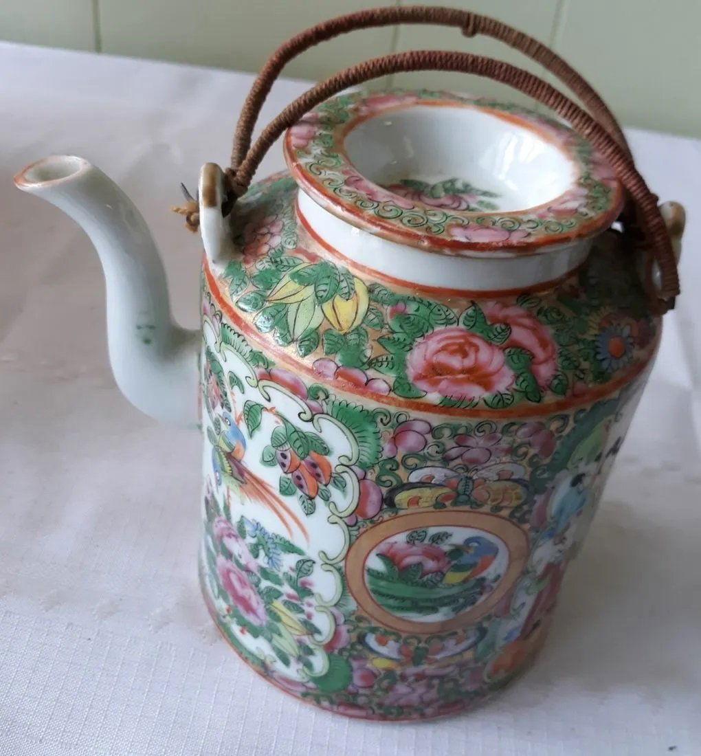Rose medallion Tea / hot water pot antique (1 of 4)