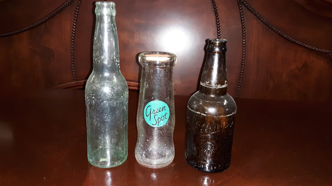 vtg bottle lot of 3 Green Spot, roseneck brewing +: vintage bottle lot of 3 roseneck brewing co richmond va, green spot orange drink with lid, ebling ny all look in good condition maybe a little cleaning see picsall 3 for one bid