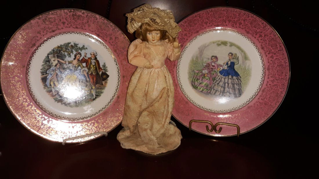 USA IMPERIAL by SALEM China Co plates lot of 2 +: gorgeous imperial by salem china co 23 karat gold both plates are in very good condition also a victorian style dressed doll no marking on her all three for one bid see pics