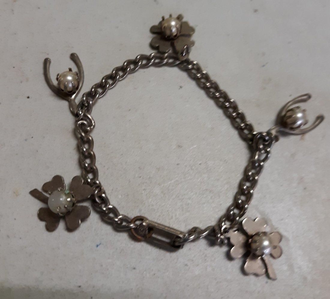 vtg silver charm bracelet clover / wishbone pearl (1 of 3)