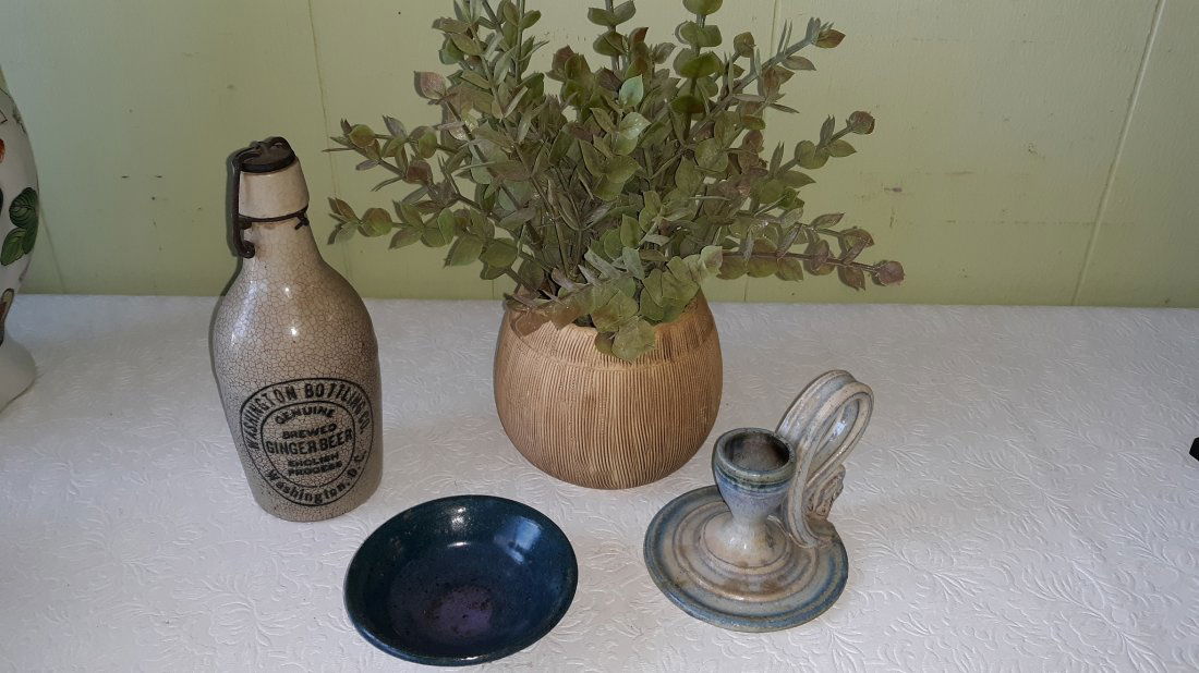 Pottery and more! lot of 4pcs (1 of 2)
