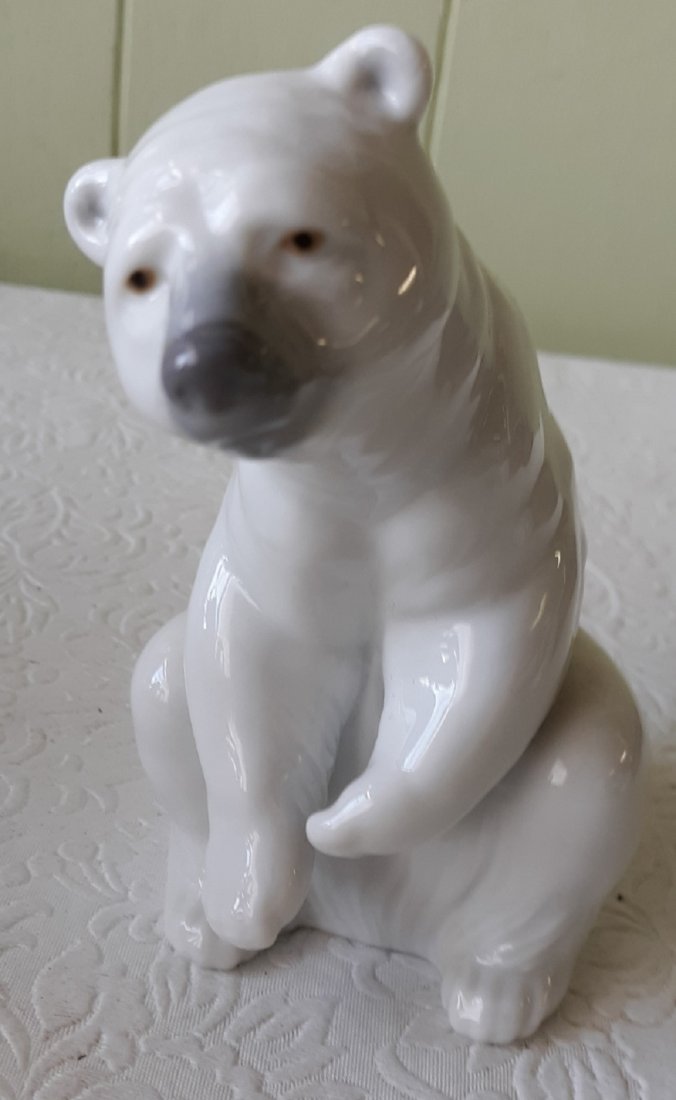 lladro retried polar bear 1990 minty!: from estate collection 5" tall no chips or repairs noted see pics