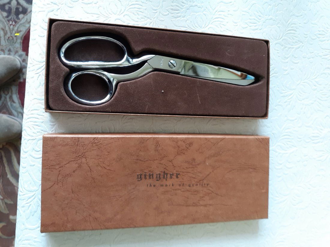 Gingher  8" knife edge dress makers shears mint (1 of 2)