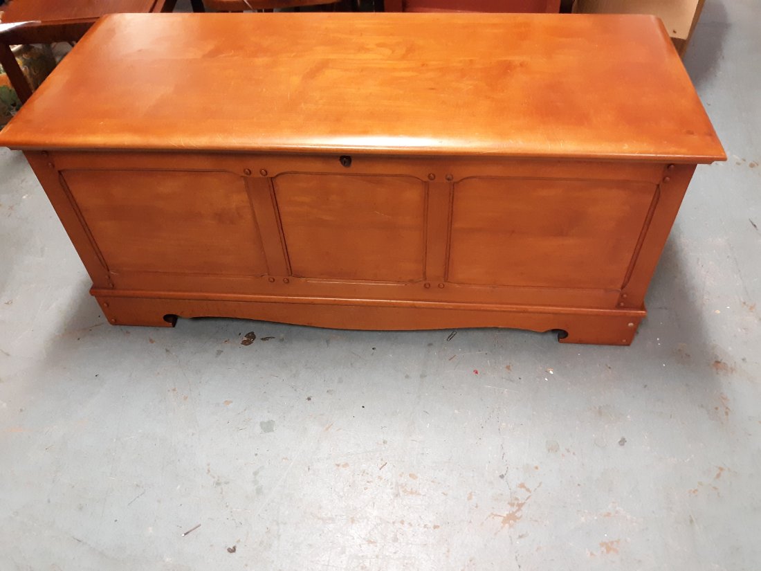 cherry lane Cedar chest w/tray 48" gorgeous (1 of 5)