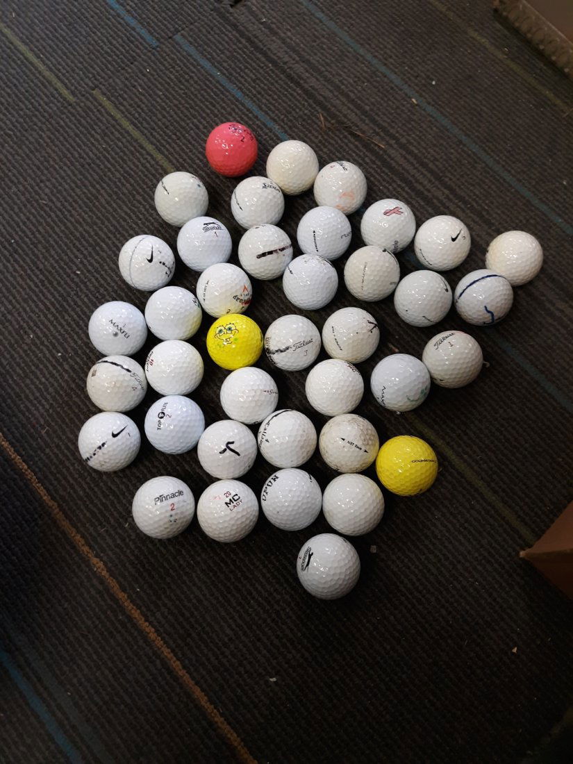 Golf Balls lot 40 pinnacle, titleist, wilson spalding used (1 of 3)