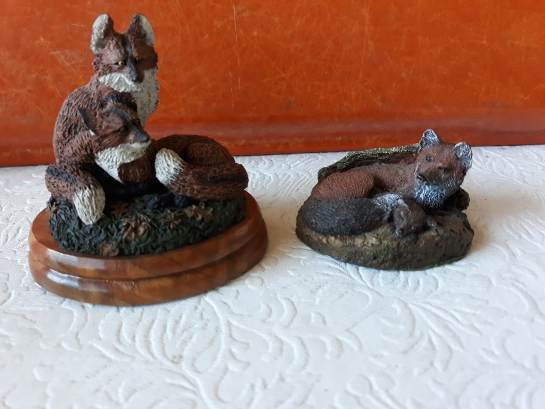 red foxes figurines lot of 2 N deaton 77' cold cast bronze: from estate both appx 3" -4" see pics no damage noted both for one bid