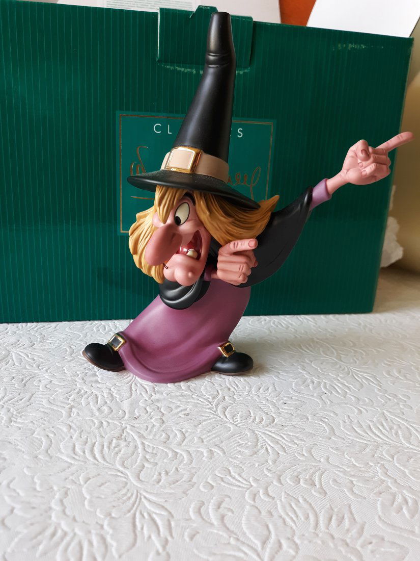 WDCC Brewing up trouble witch hazel 1218015 (1 of 5)