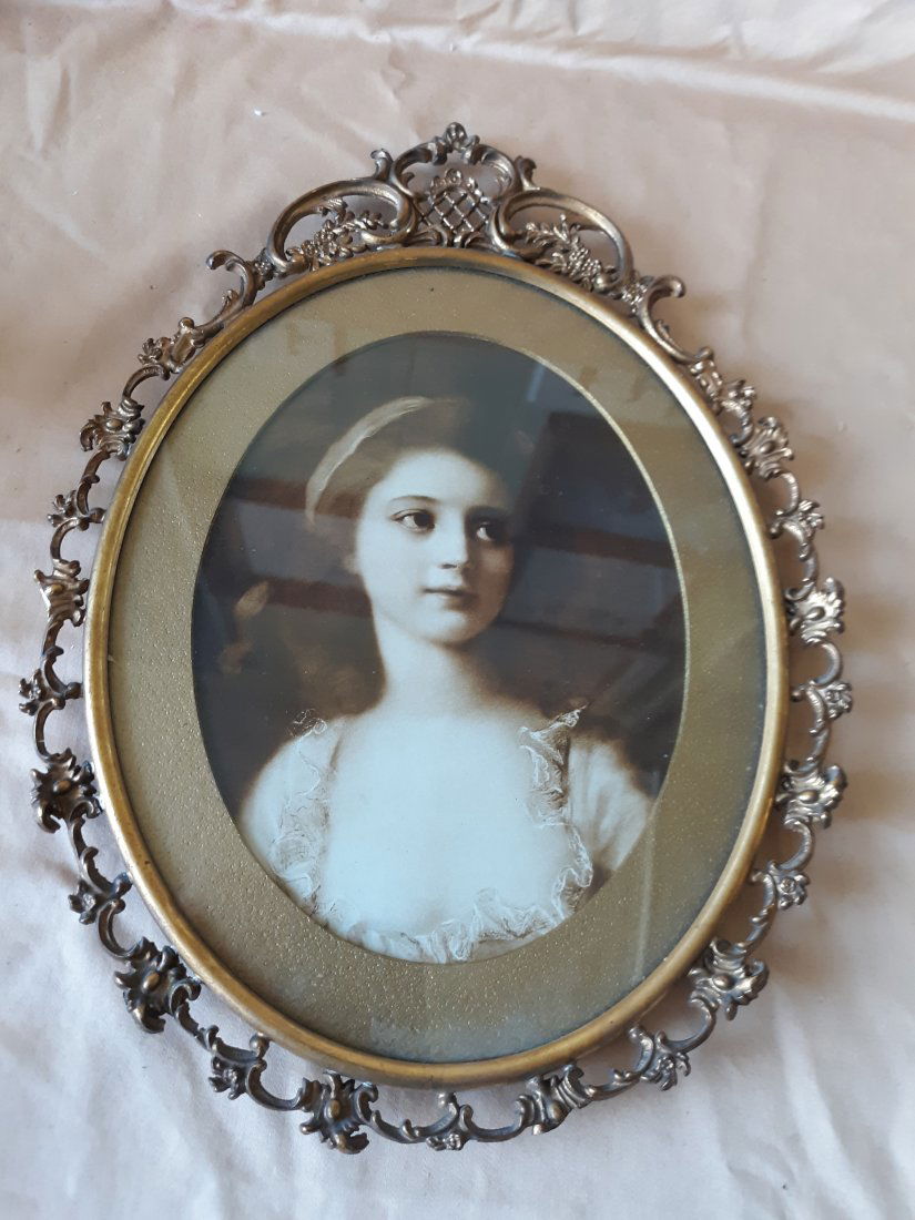 antique gilt metal victorian style 13" picture frame (1 of 3)