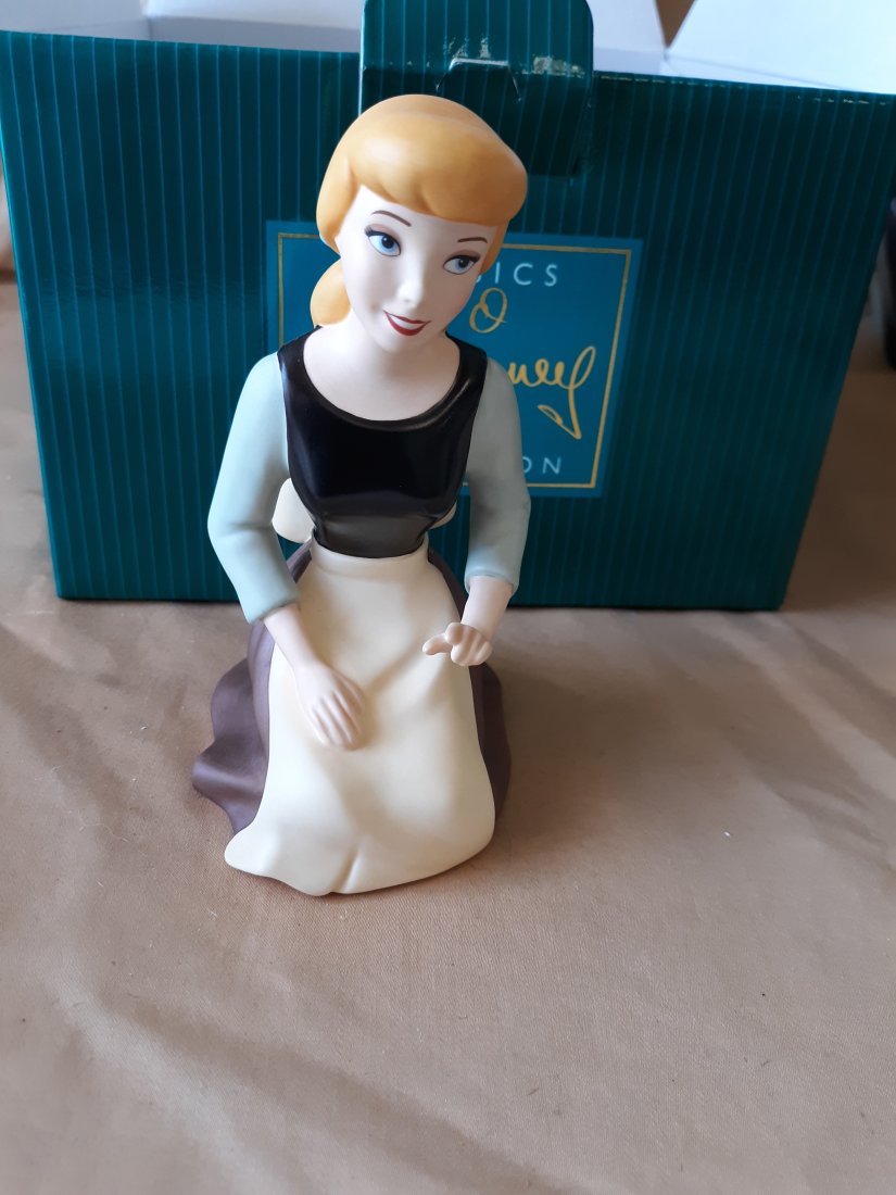 WDCC wistful dream cinderella disney 4005177: from estate collector closed edition in orig box gorgeous! see pics