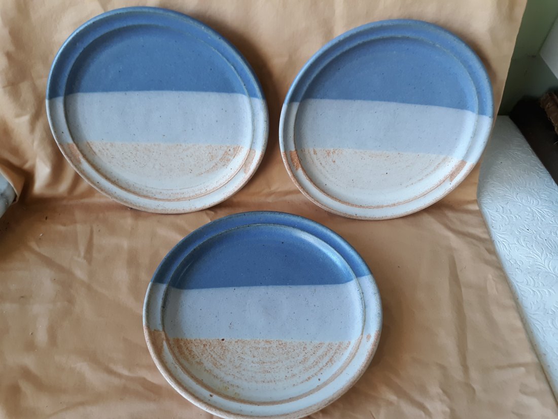 LJS Hand made Stoneware pottery plates lot of 3 (1 of 3)