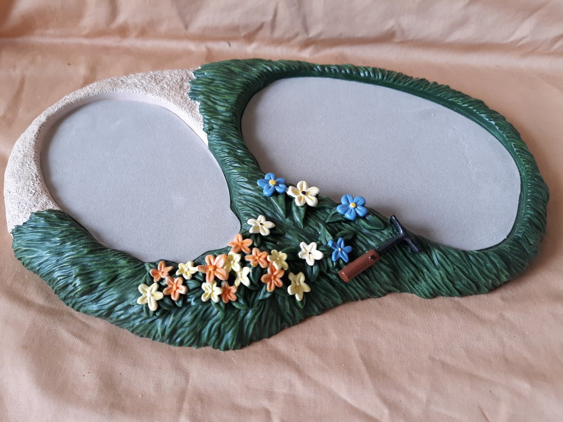 WDCC mickey cuts up Mickey & minne mouse base: from estate collection spot for mickey and minnie in orig box see pics