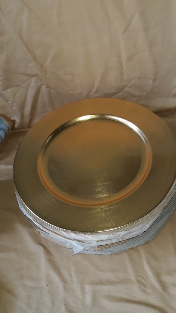 Chargers plates Gold lot of 12 13": Chargers plates Gold lot of 12 13" great for that dinner party! see pics all 12 for one bid