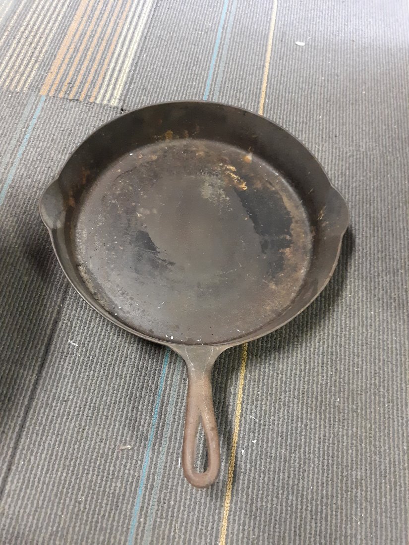 vtg Wapak #12 Cast Iron Skillet w/heat ring (1 of 2)