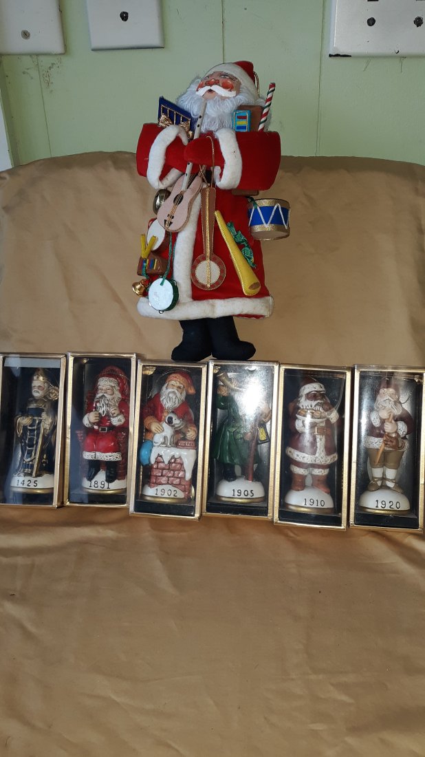 Santa Collection made in Sri Lanka lot of 7 (1 of 3)