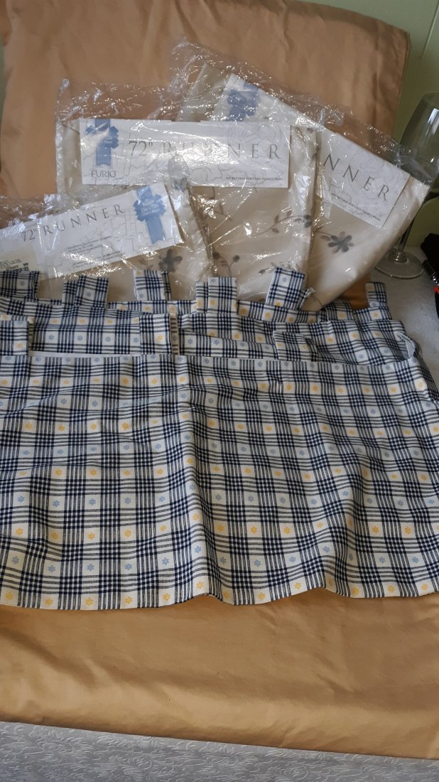 linens new in package runners & valances (1 of 3)