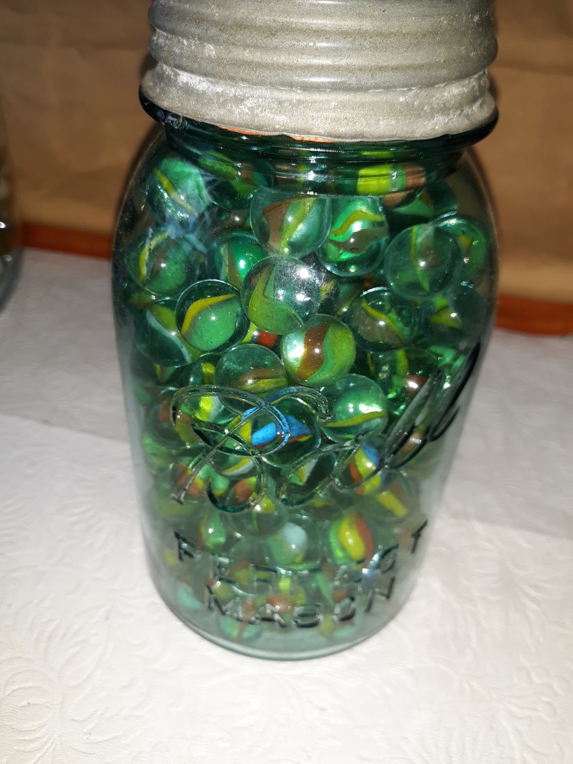 large lot of cats eye  marbles appx 200! (1 of 4)