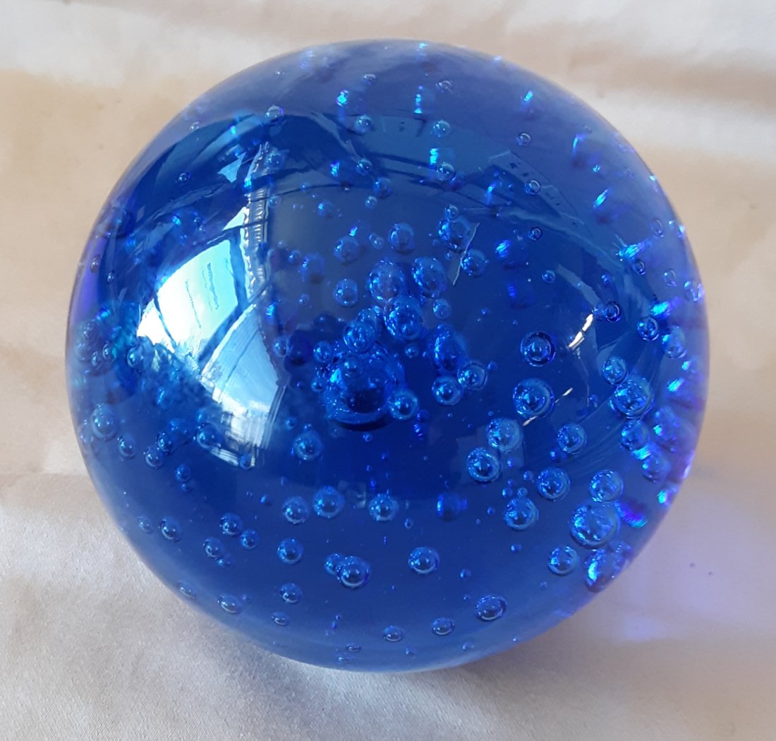 vtg murano controlled bubble paperweight (1 of 2)