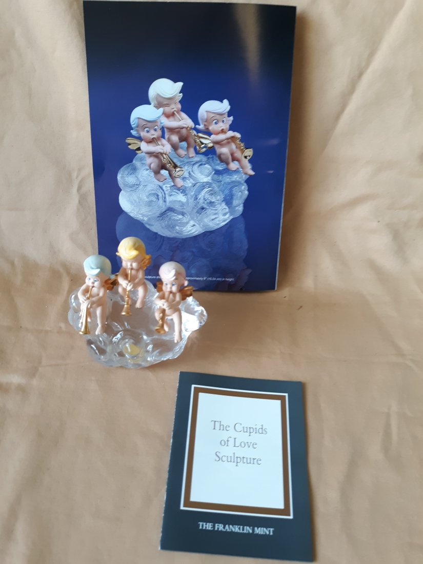 Disney fantasia cupids of love sculpture w/coa: from estate no damage the cupids are handcrafted from fine pewter then hand painted accented with 24k gold and set upon a crystal cloud Franklin Mint signed Disney on bottom with coa see pics