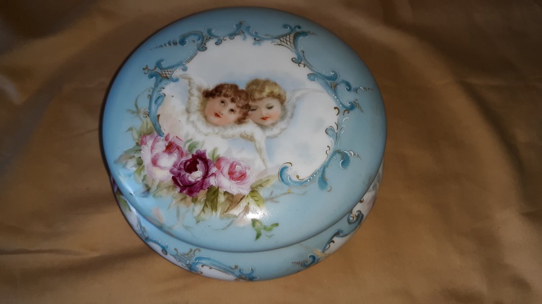 VINTAGE D&C FRANCE LIMOGE HAND PAINTED powder Jar (1 of 3)