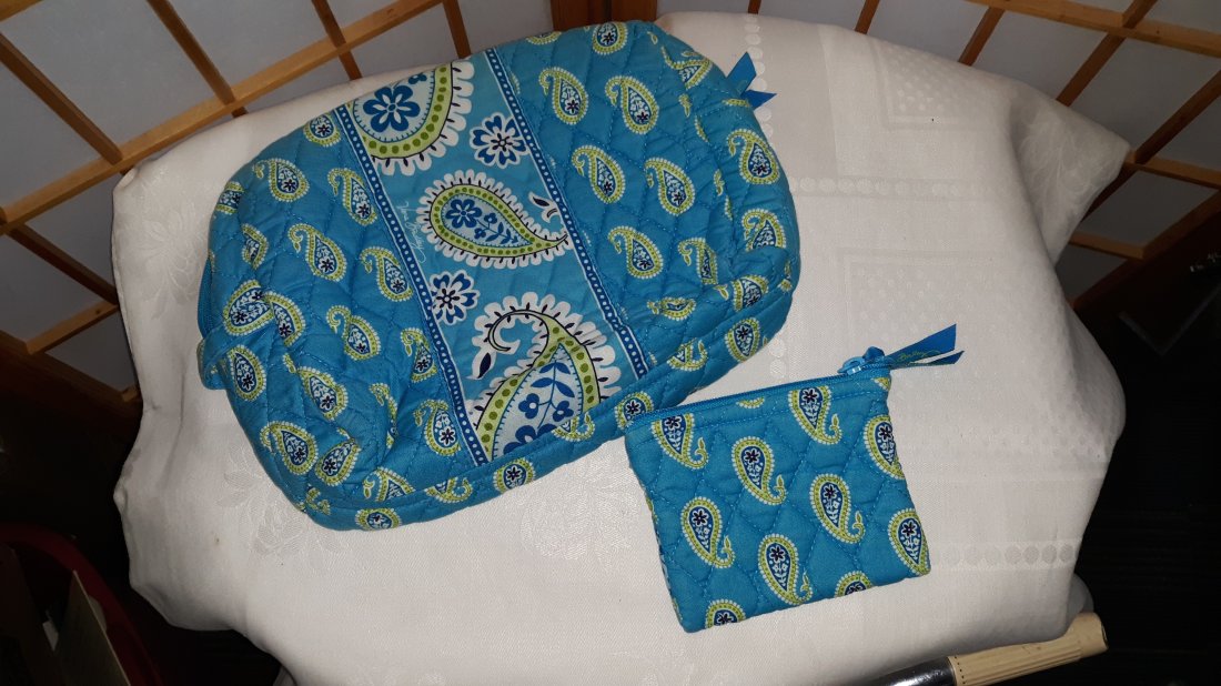 vera bradley large cosmetic case & change purse (1 of 2)