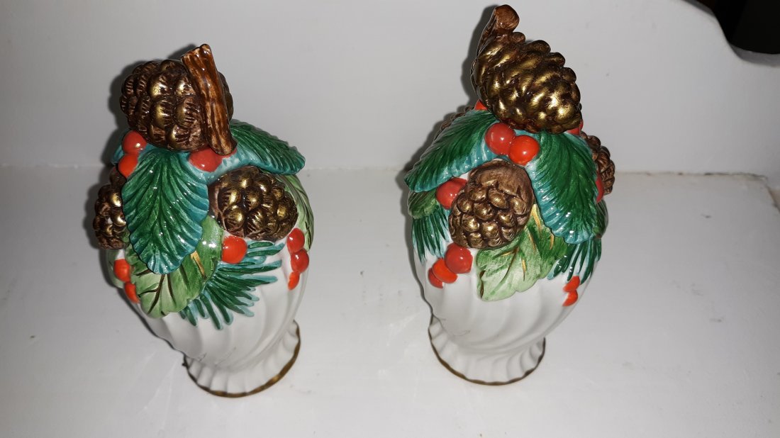 Fitz & Floyd HOLLY PINECONE  Holiday SALT & PEPPER SET (1 of 3)