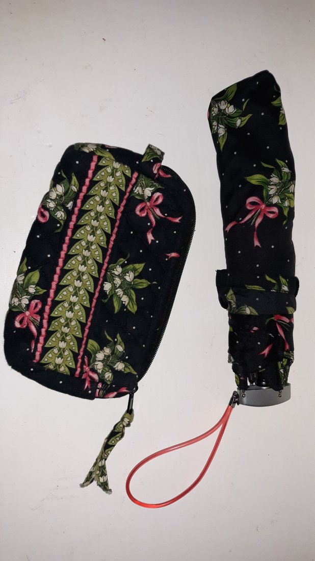 Vera Bradley Makeup bag  & Umbrella (1 of 2)