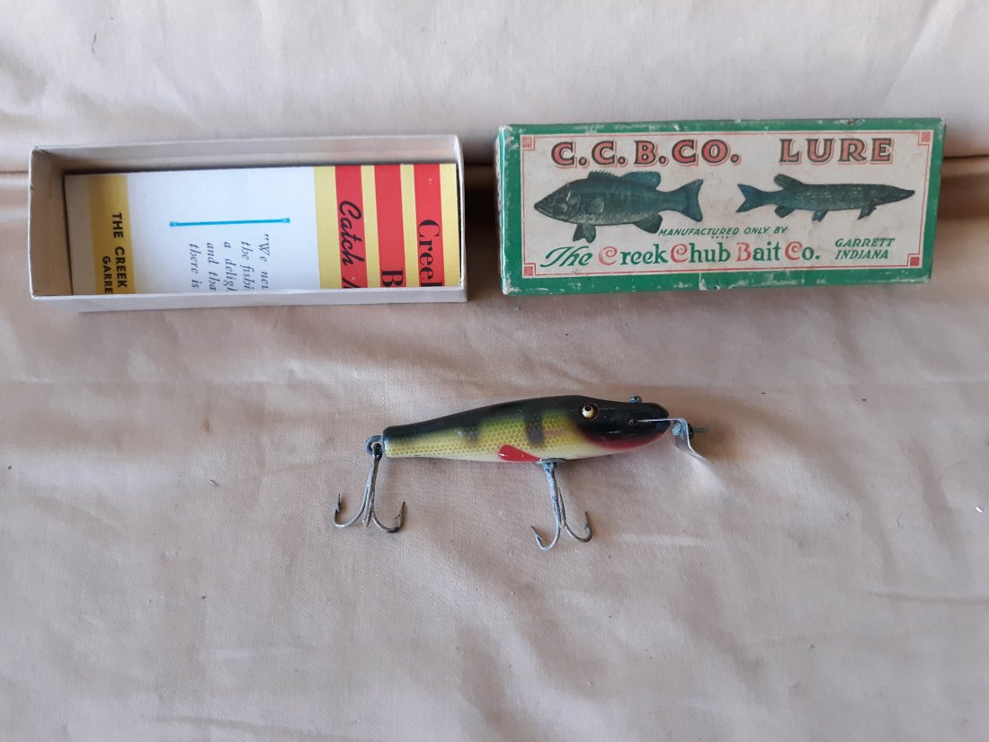 vintage CCB Creek #2019 chub lure lucky strike? in box (1 of 4)