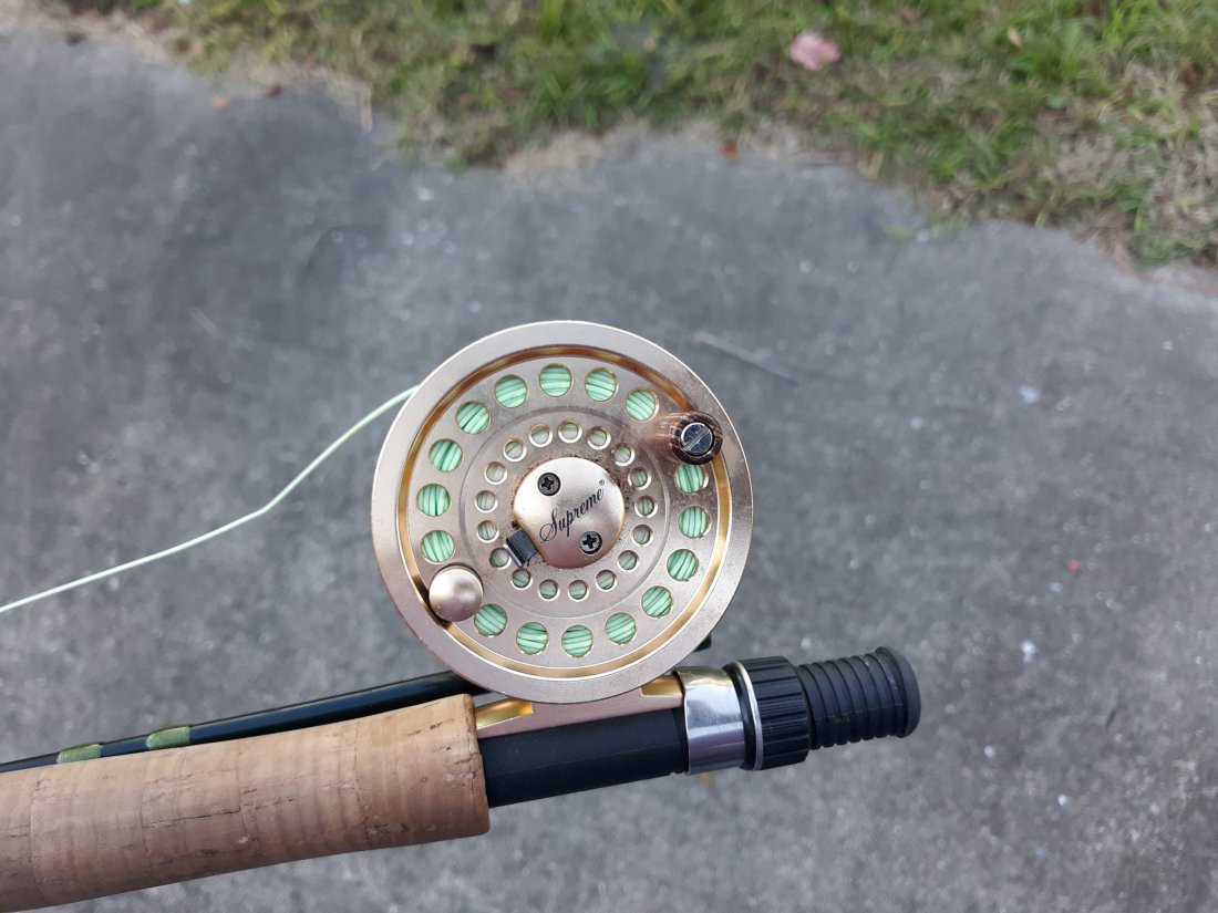 Pflueger 1856 fly fishing reel& purist pole & case: Pflueger 1856 fly fishing reel& purist pole & casefrom an avid fisherman estate collection 1856 reel is clean and silky sooth, with mountain cork case and purist rod all for one bid see pics