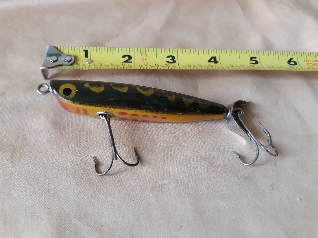 Shakespeare dalton special fishing lure nice!: beautiful frog top color 10 dot bottom excellent condition but look at pics you decide see pics