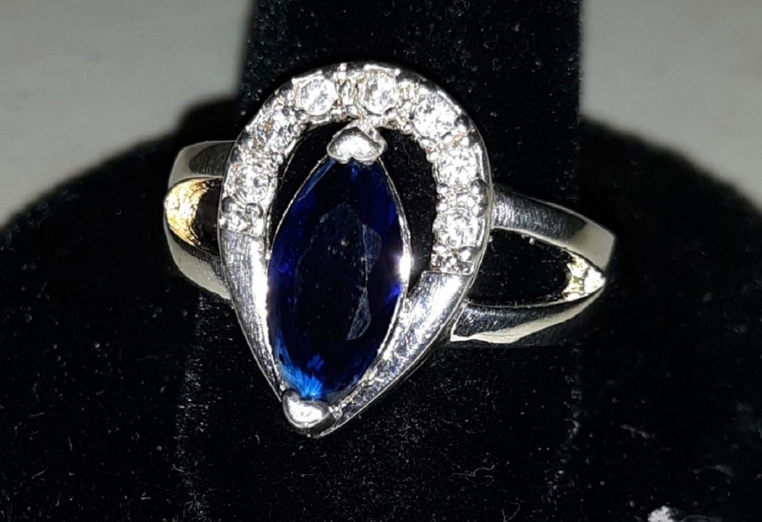 sterling white sapphire & blue ring gorgeous (1 of 2)