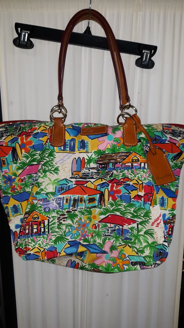 dooney & bourke colorful handbag: nice dooney & bourke colorful handbag red, greens, yellow, and more colors, check it out in vg used conditon zippers work see pics